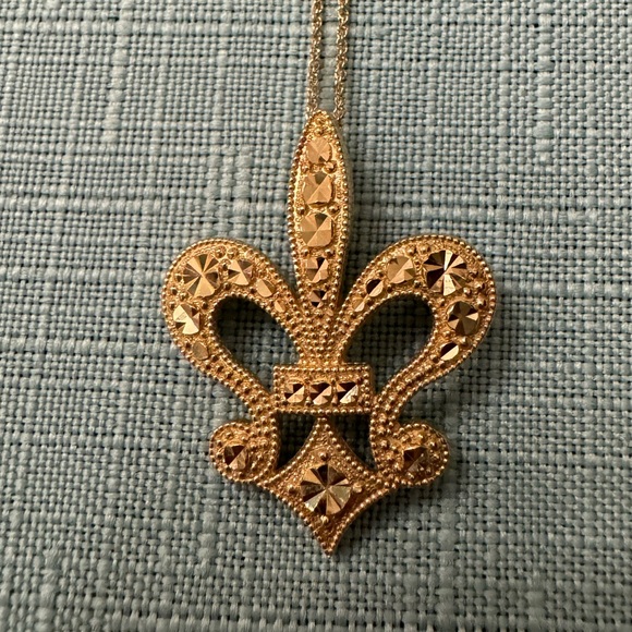 Jewelry - Fleur de Lis Pendant- 14 KT yellow gold